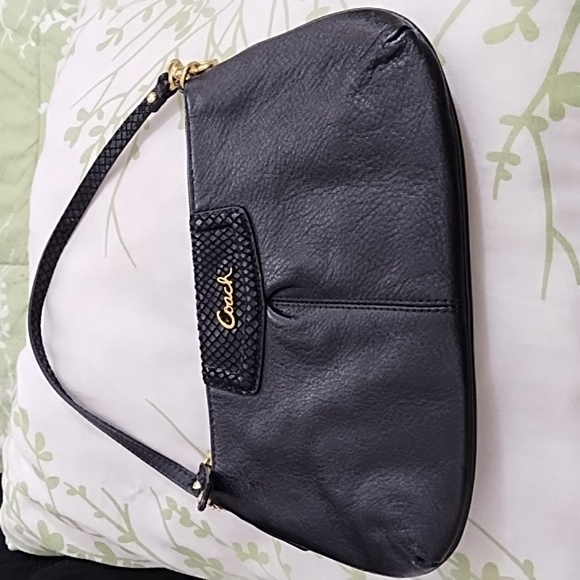 COACH Ashley/ LeatherLarge Wristlet *EXCELLENT CONDITION* N. F48103 - Picture 1 of 6